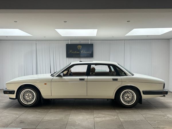 1994 Jaguar XJ81 6.0L V12 – Low Milage and rare - Main image