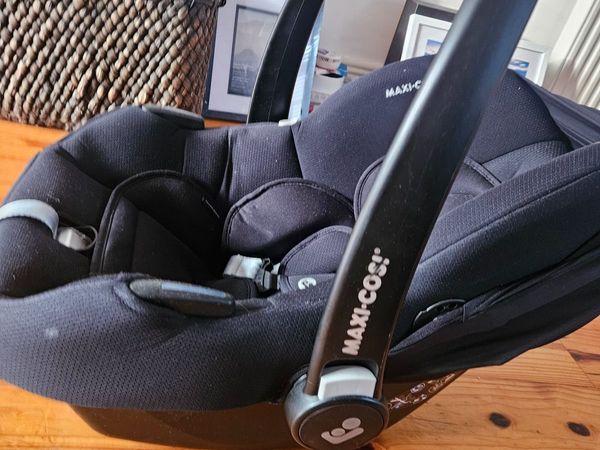 Maxi Cosi car seat & isofix base - Main image