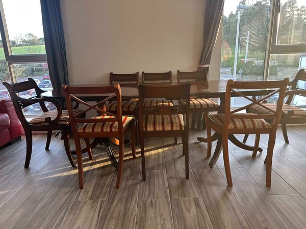 TABLE AND  8 CHAIRS - Main image