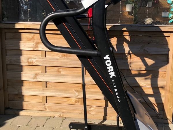 York treadmill - Main image