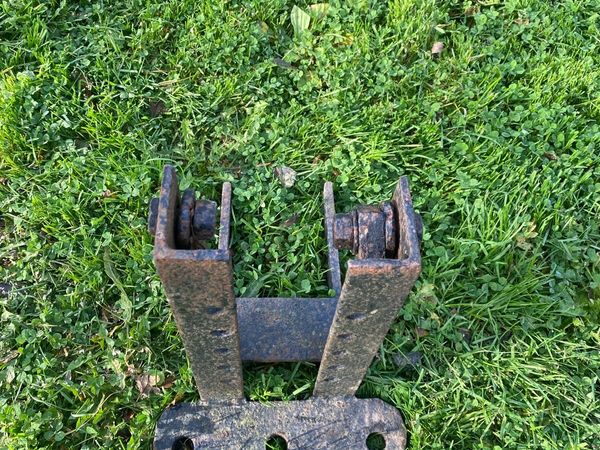 Massey 35 ball hitch - Main image