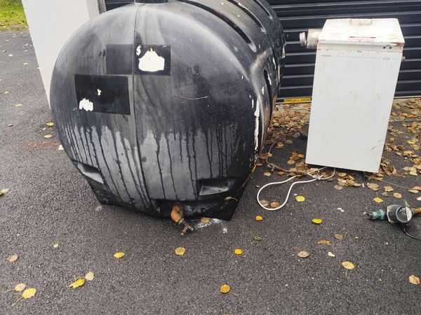 Condensor boiler and oil tank - Main image