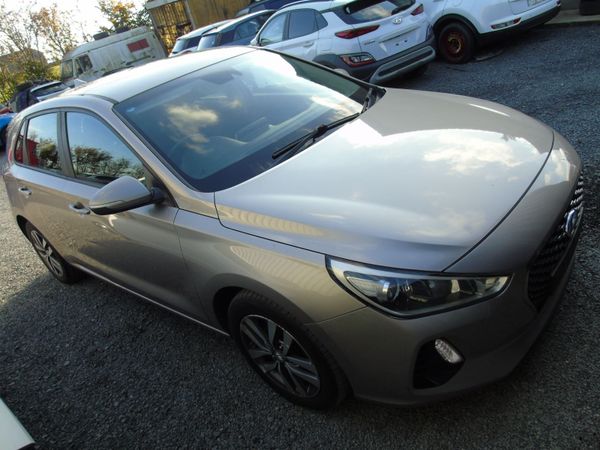 hyundai i30 2018  1.6 diesel breaking - Main image