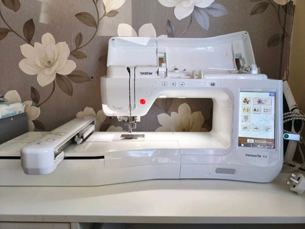 Brother Innovis-V3 embroidery machine - Main image