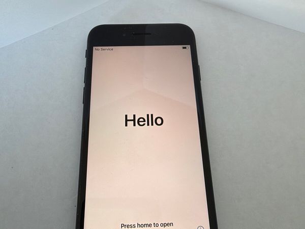 iPhone SE - Main image