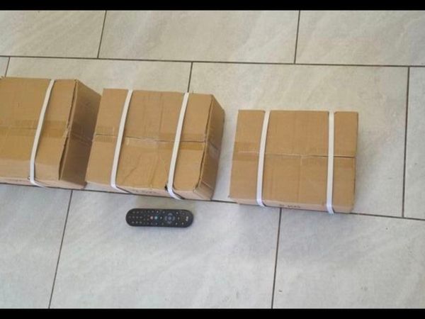3xbrand new sets of hex dumbbells. - Main image