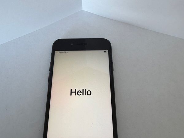 iPhone 7 32GB - Main image