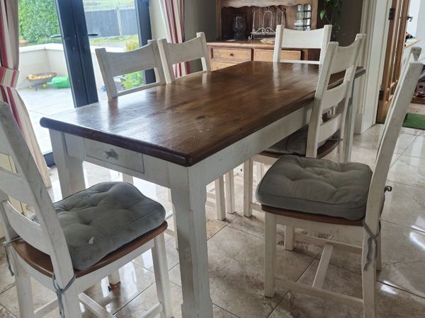 Dining table and chairs - Main image