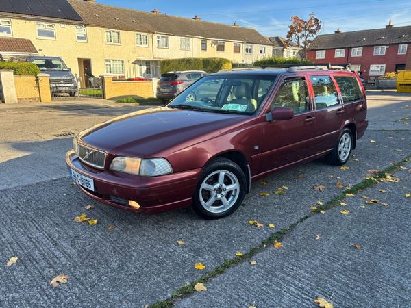 Volvo v70 - Main image