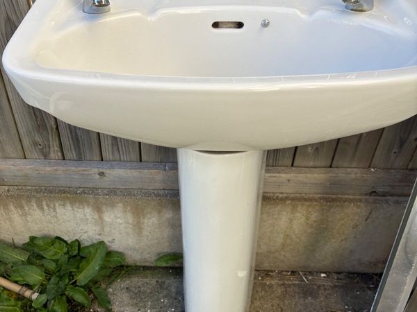 Shower tray,&  sink - Main image