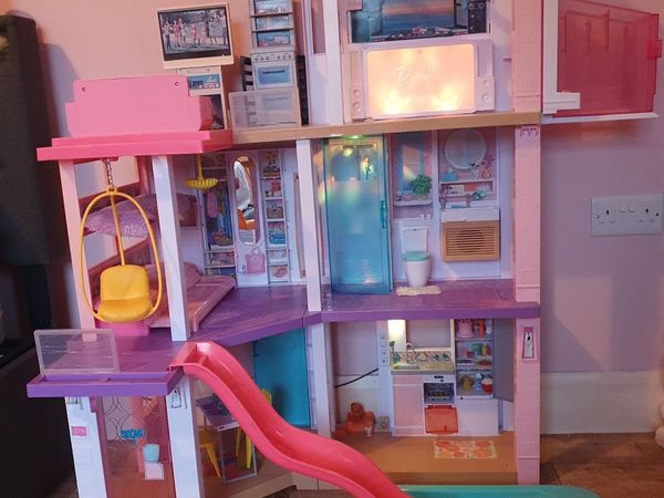 Barbie Dreamhouse Doll House - Main image