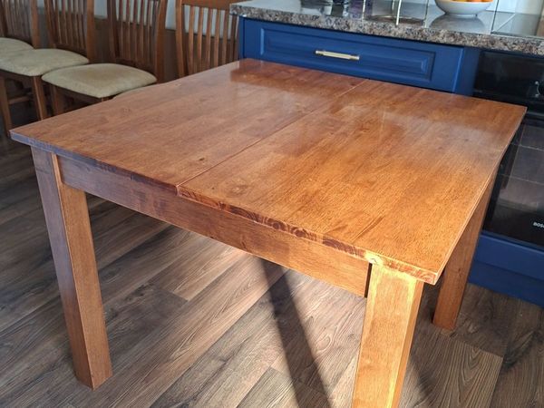 Solid wood table and 4 x chairs - Main image