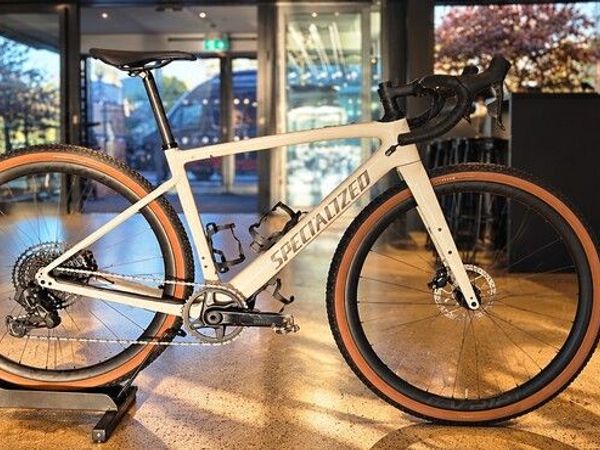 Specialized Diverge Expert Carbon Gravel Bike - Main image