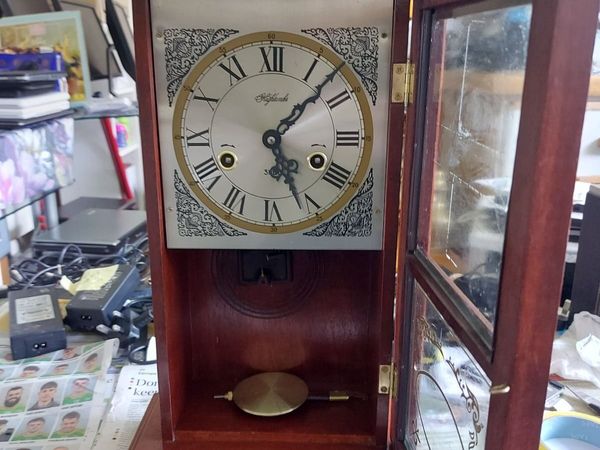 Mantlepiece Clock in very good condition - Main image