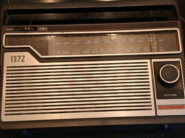 Very old Schneider 1372 radio - Main image