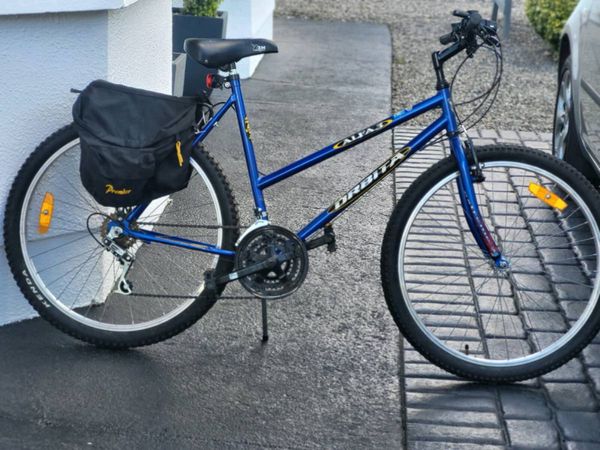 FEMALE BIKE WITH PANNIER BAGS READY TO USE - Main image