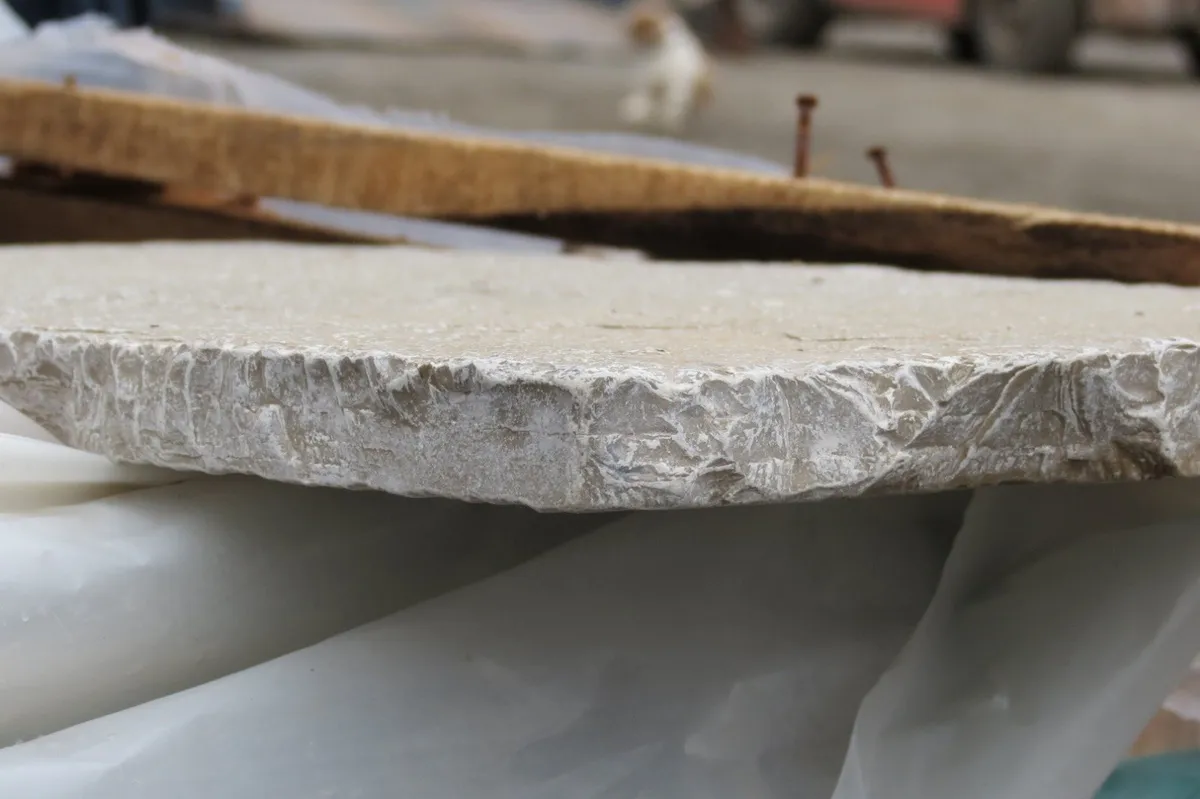 REDUCED Limestone Tumbled  Paving - Image 3