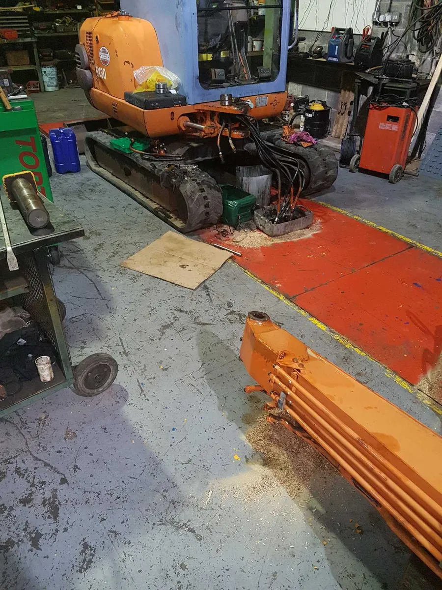 mini  excavator parts pins and bushs - Image 1