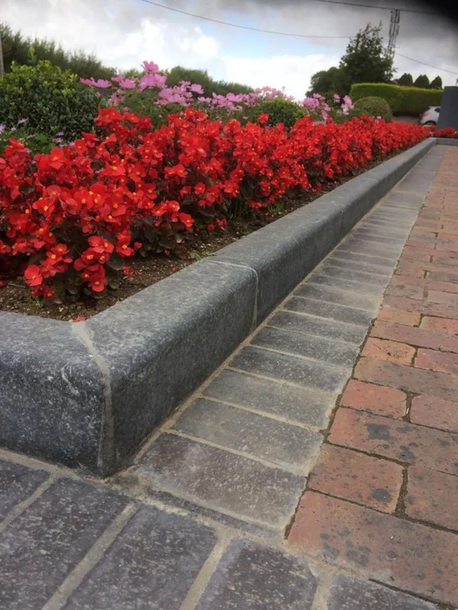 Limestone Kerbs - Image 1