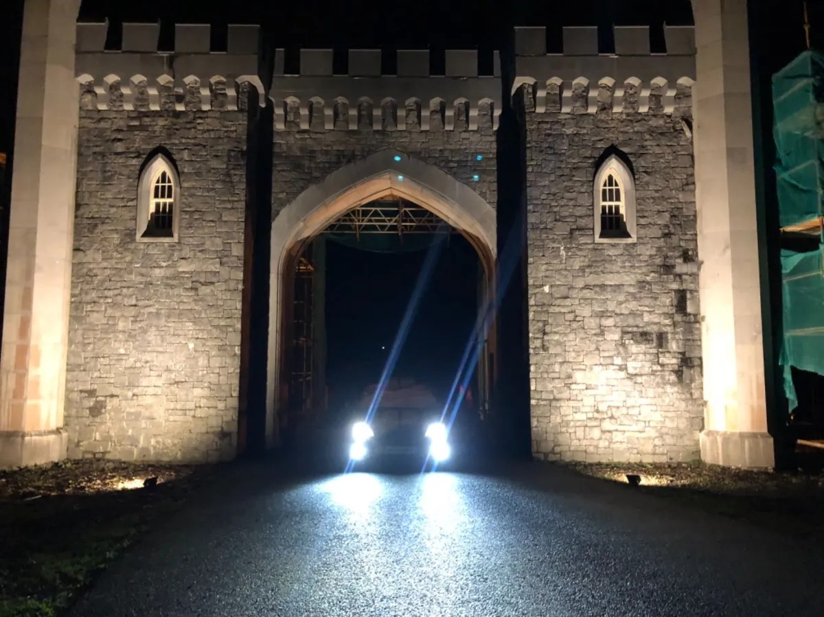 Don’t drive with candles ! Upgrade to xenon - Image 1