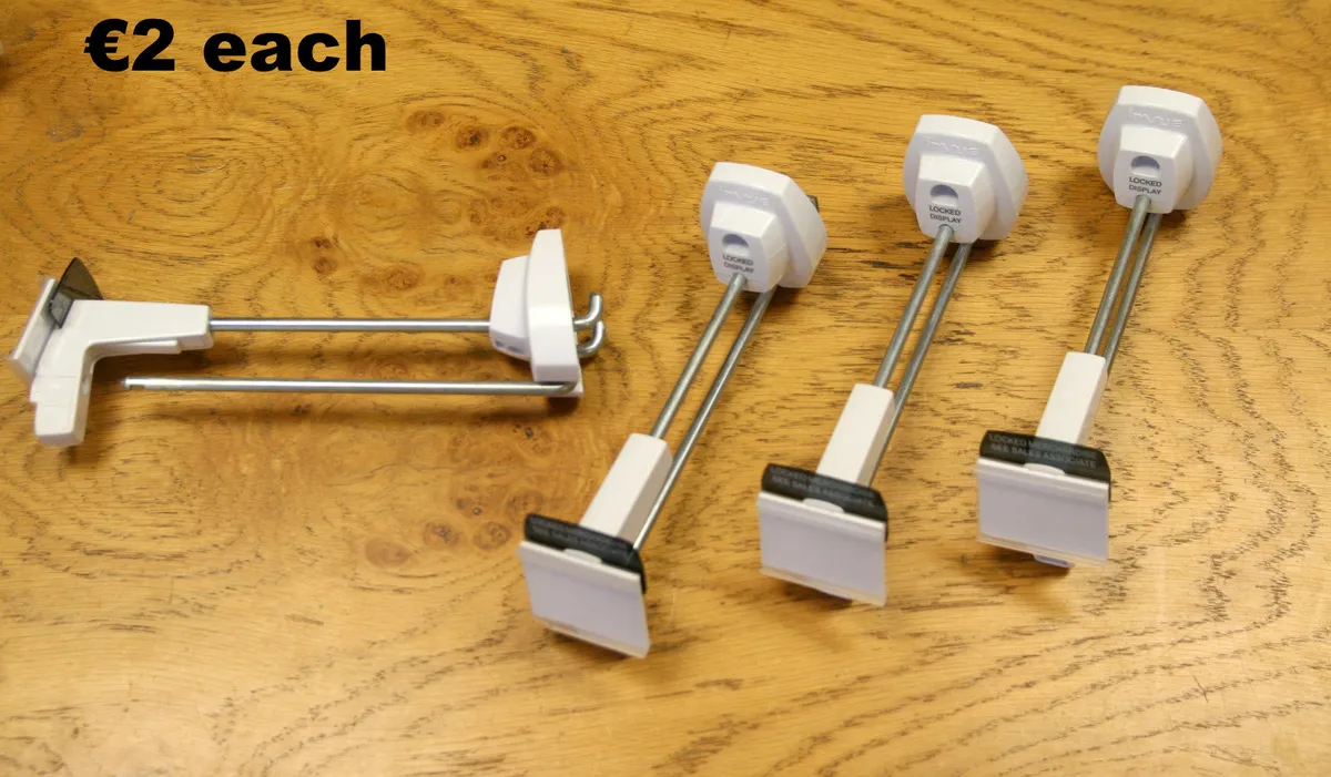 Data Strips & clip-in price tags & hooks - Image 1