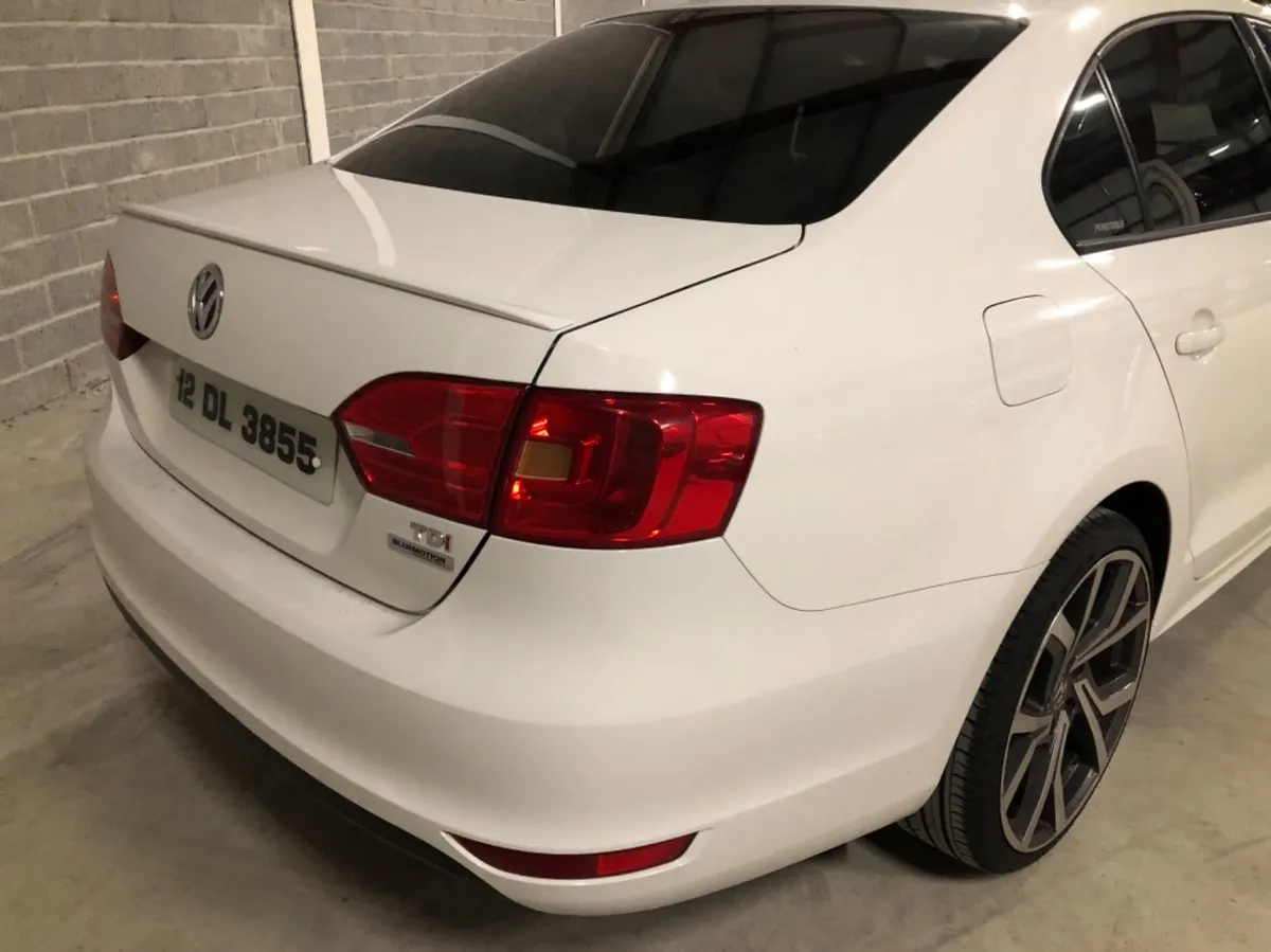 Vw jetta r line boot lip
