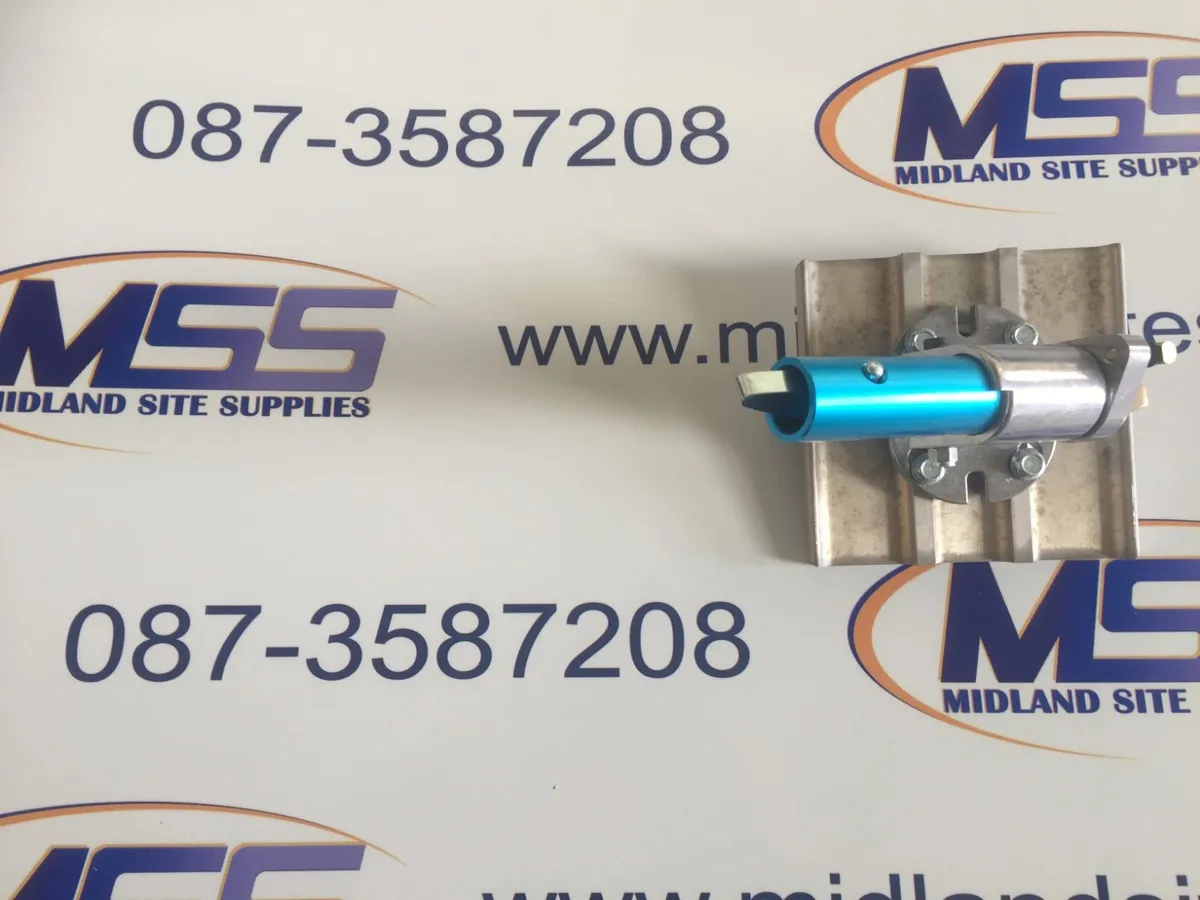 concrete brushes & concrete tools @MSS - Image 4