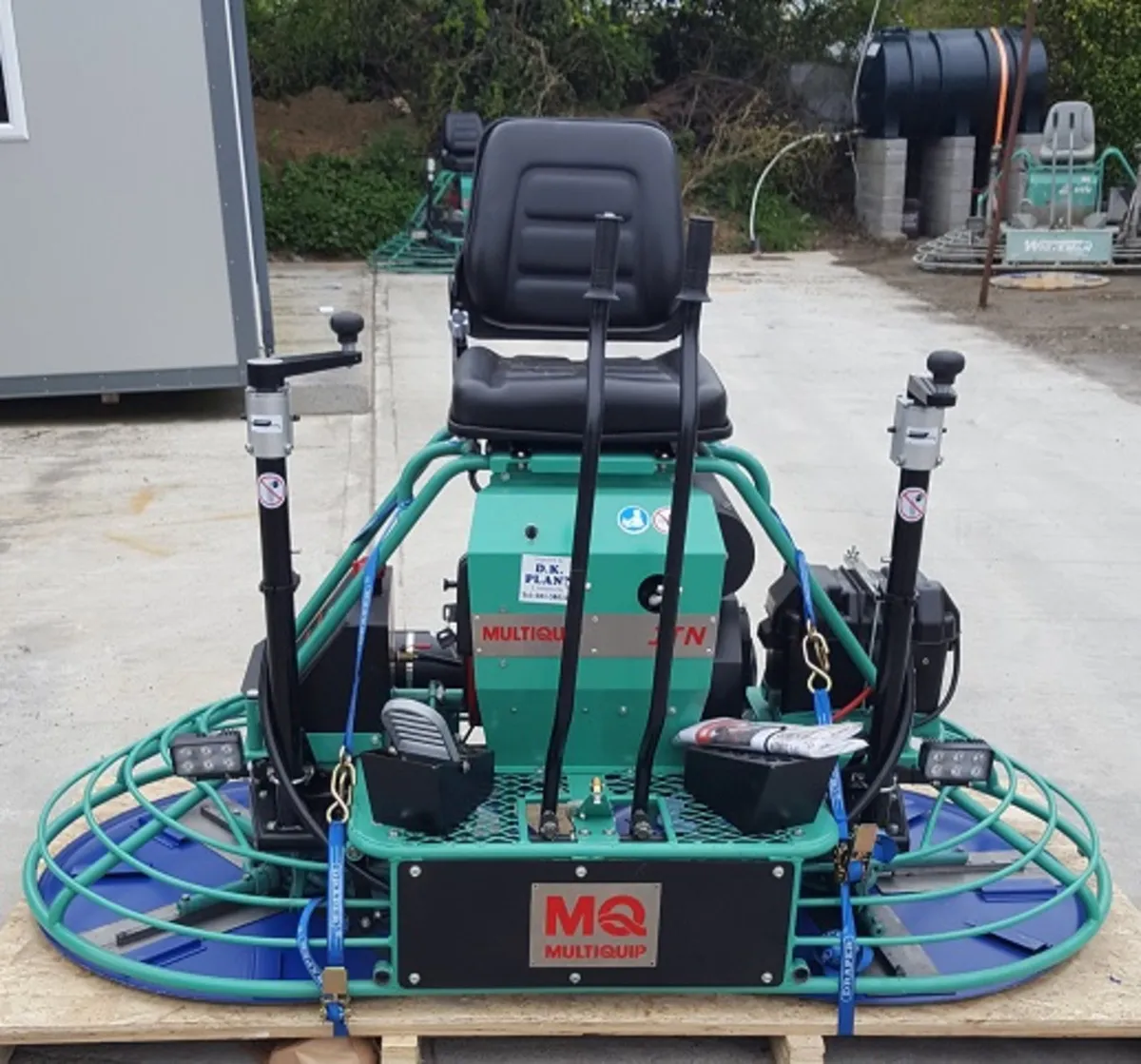 Whiteman ride on power float - Image 1