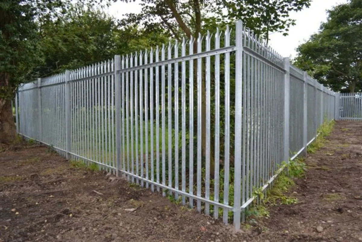 300 MTRS PALISADE FENCING - GALV FINISH - NEW - Image 2