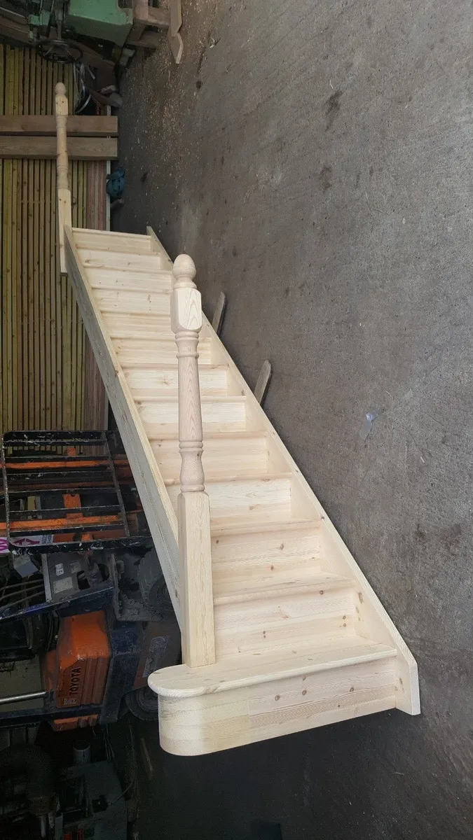 Staircases, Red deal/Medex - Image 1