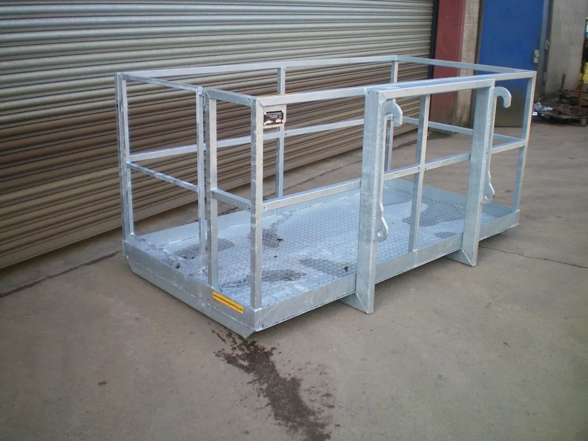 8ft x 4ft Manlift Basket/ Safety Cage - Image 3