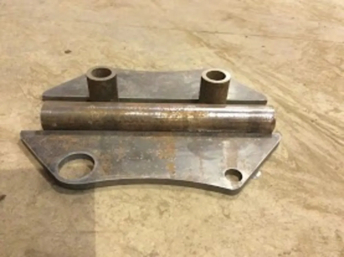 Weld on Brackets - Image 4