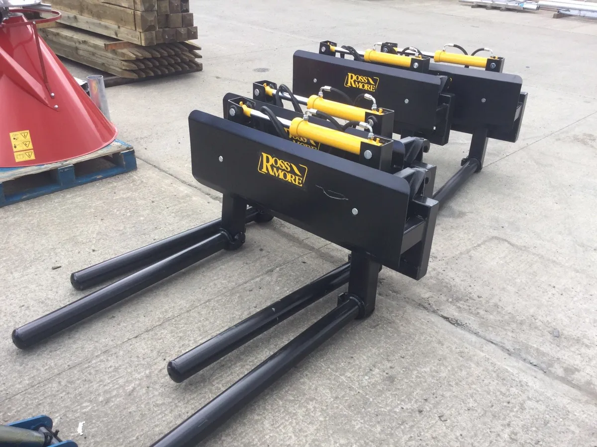 Double bale handlers and all bale equipment - Image 1