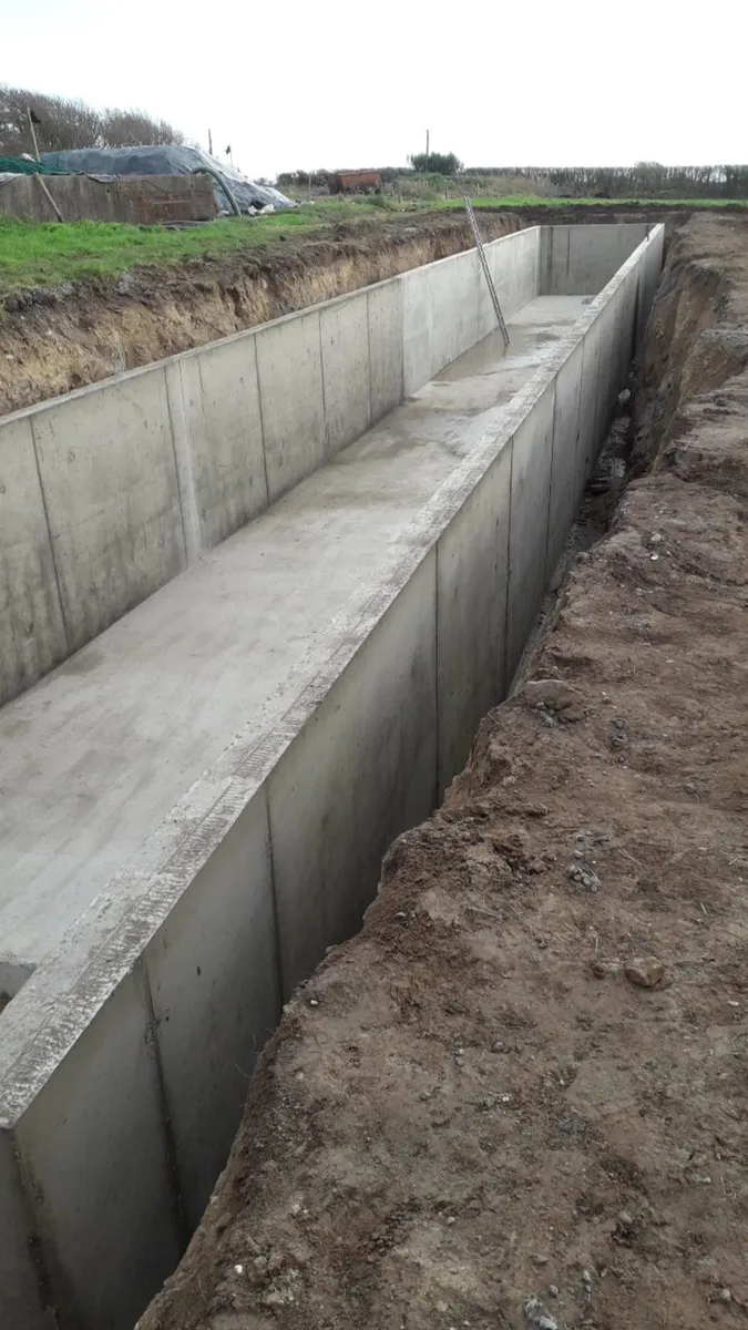 Shuttering concreting digger hire - Image 4