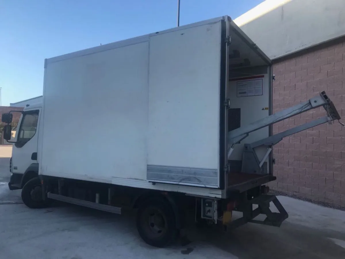 DAF45/220 6 Cylinder Fridge Box with Meat Rails - Image 3