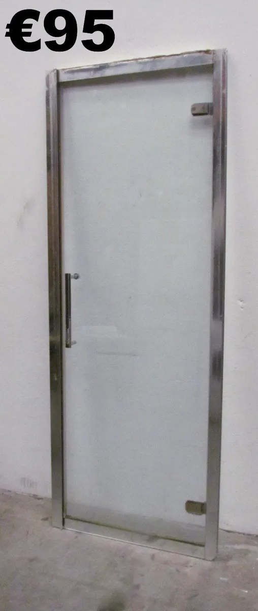 Shower enclosures, doors & bath accessories - Image 1