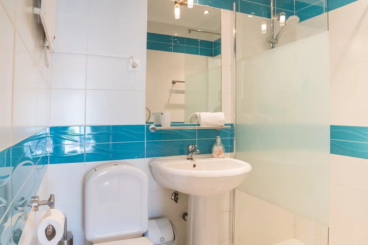 Luxury 2 / 3 bed apt for rent Carvoeiro Portugal. - Image 4