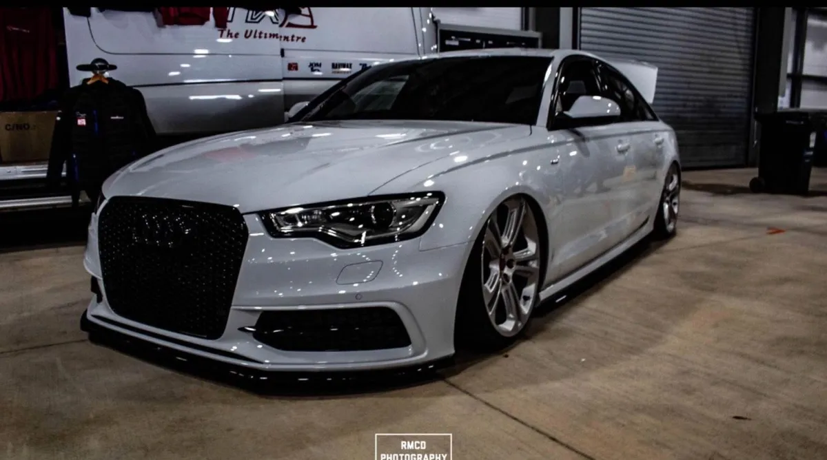 Lower gloss black Lip kits a4 & a6 - Image 1