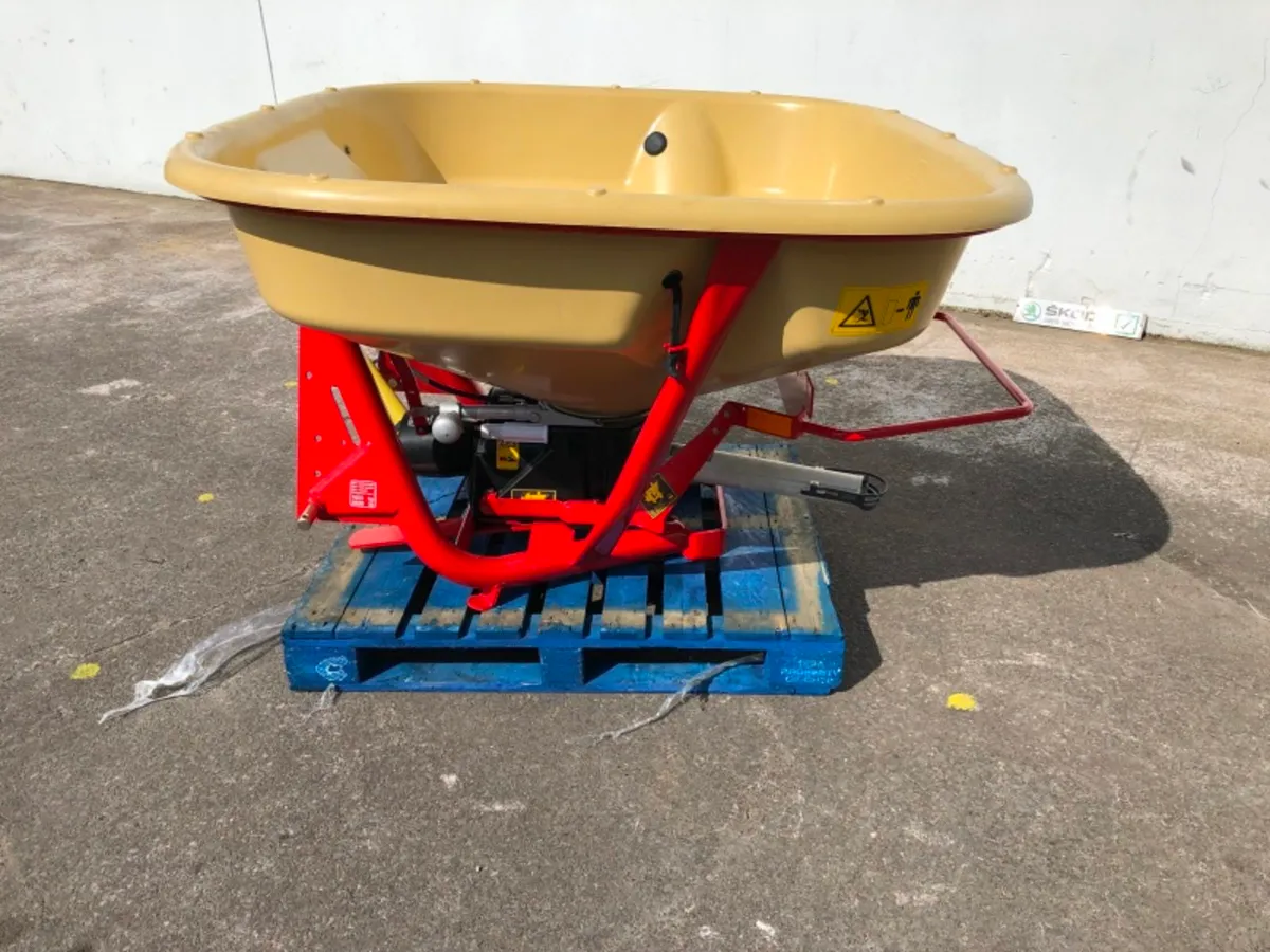 Vicon PS 754 Fertiliser Spreader - Image 3