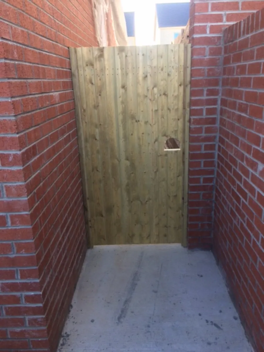 TGV side Gates supplied and fitted from €250 - Image 2