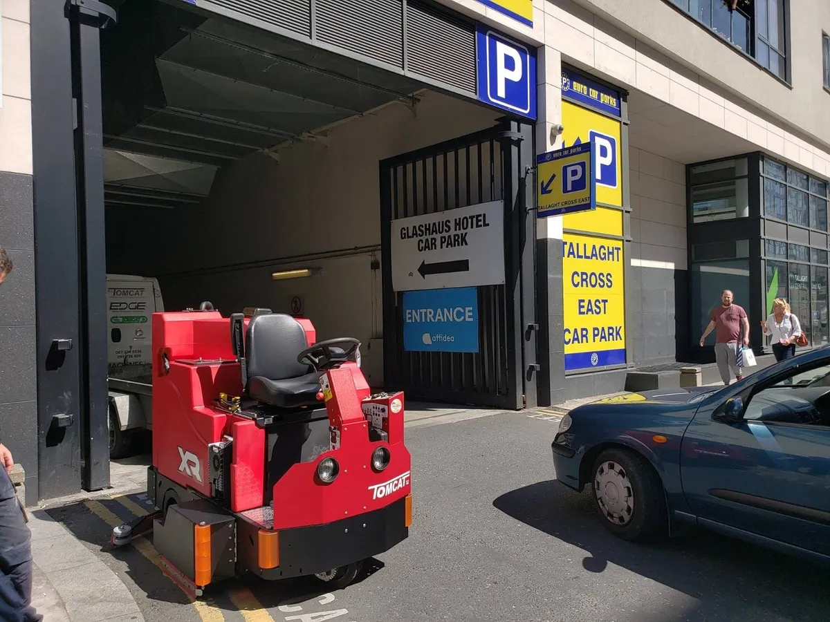 Hire/Rental Floor scrubber dryer - Image 3