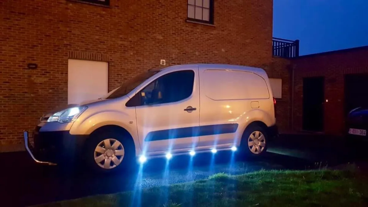 ** Van & 4x4 Accessories ** - Image 4