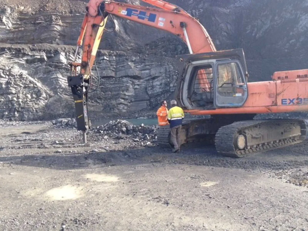 RockBreakers, Crushing Bucket At Unbeatable Prices - Image 2