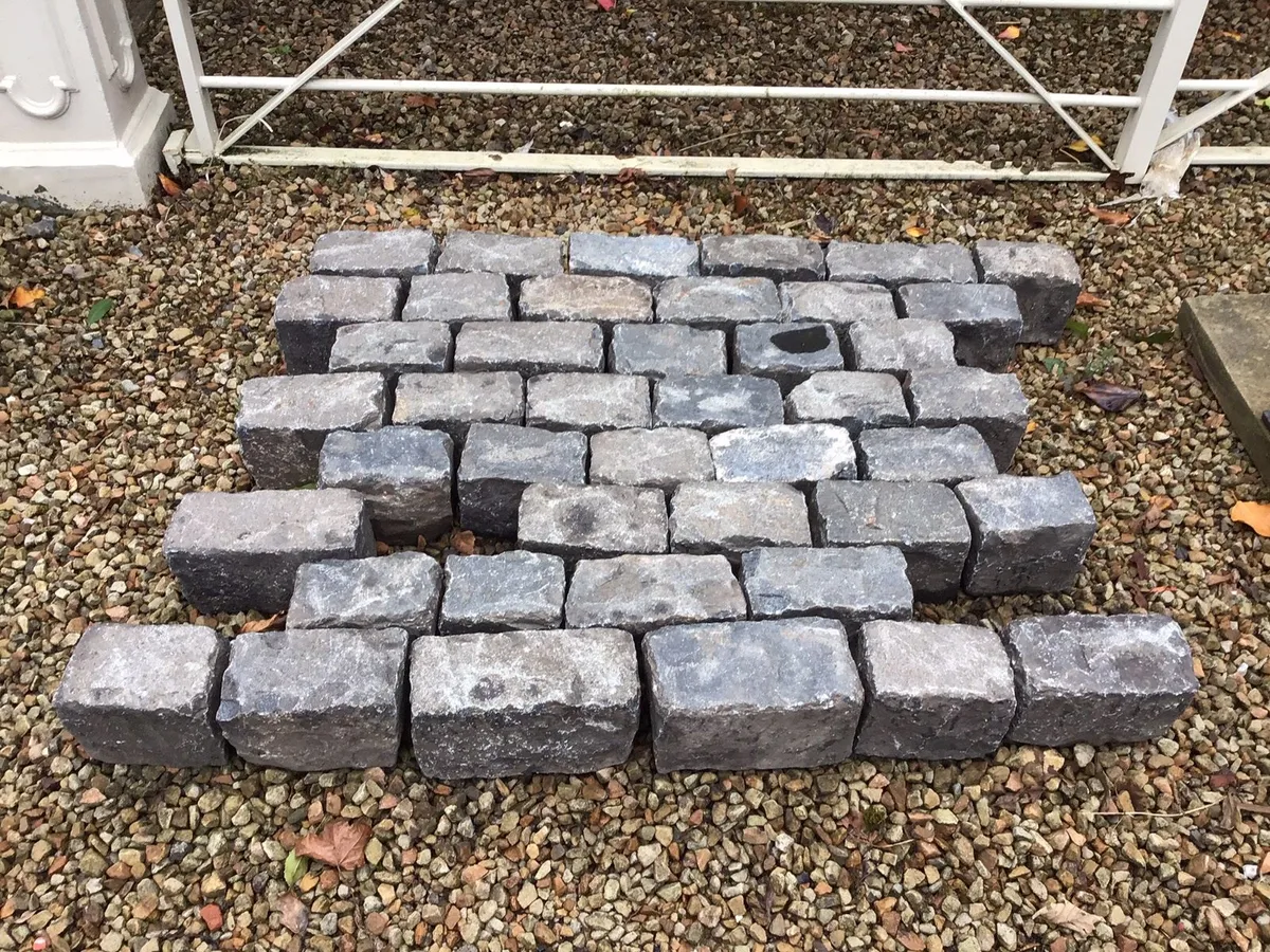 Old Salvage Reclaimed Granite Cobblestone - Image 2