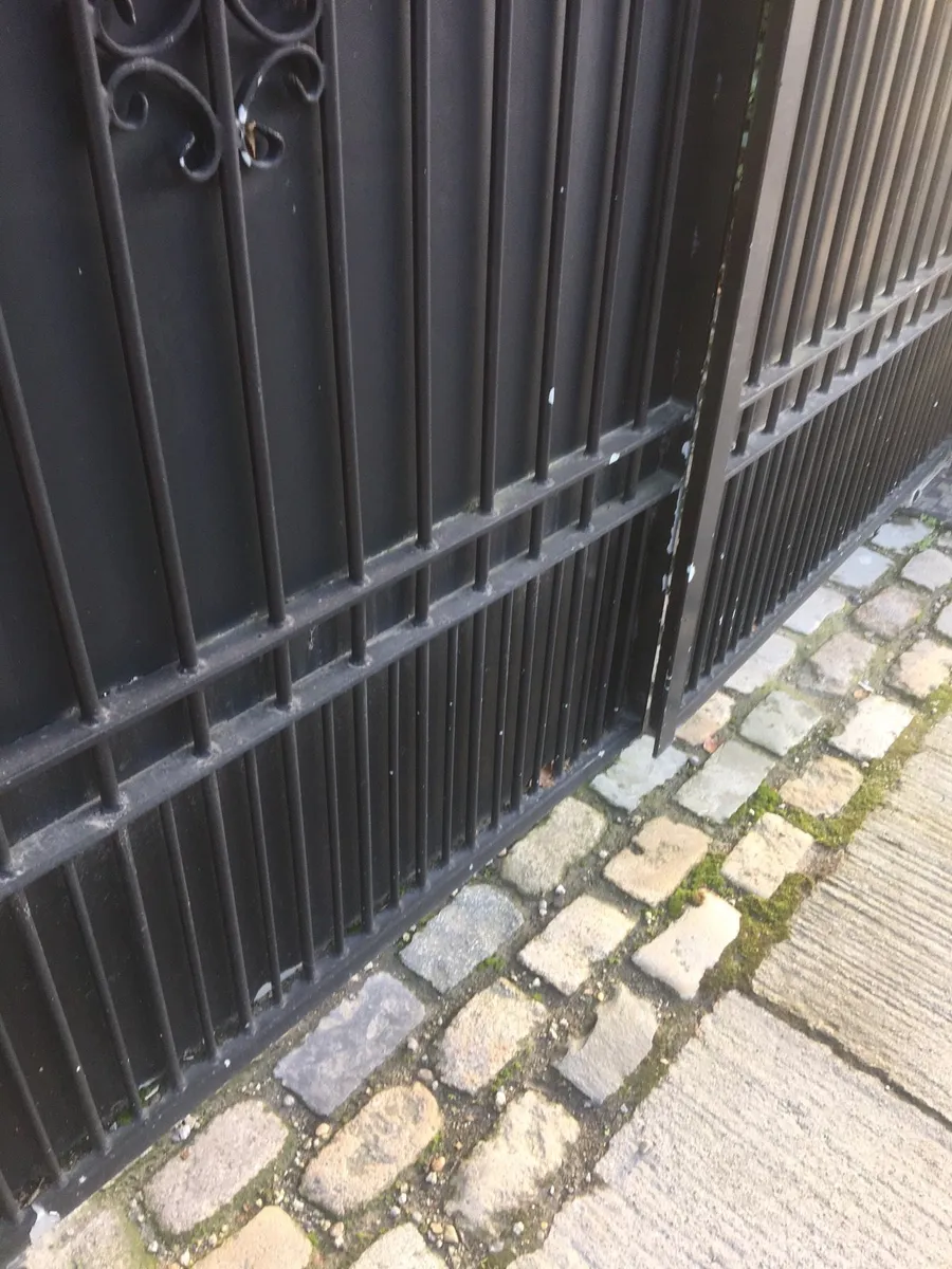 Old Salvage Reclaimed Granite Cobblestone - Image 4