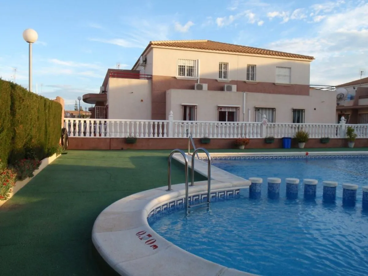 3 bedroomed house to rent in Cabo Roig, Alicante. - Image 1