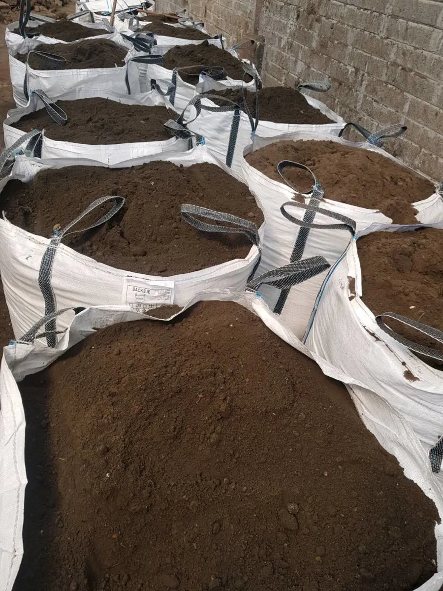 Topsoil/colour stone - Image 1