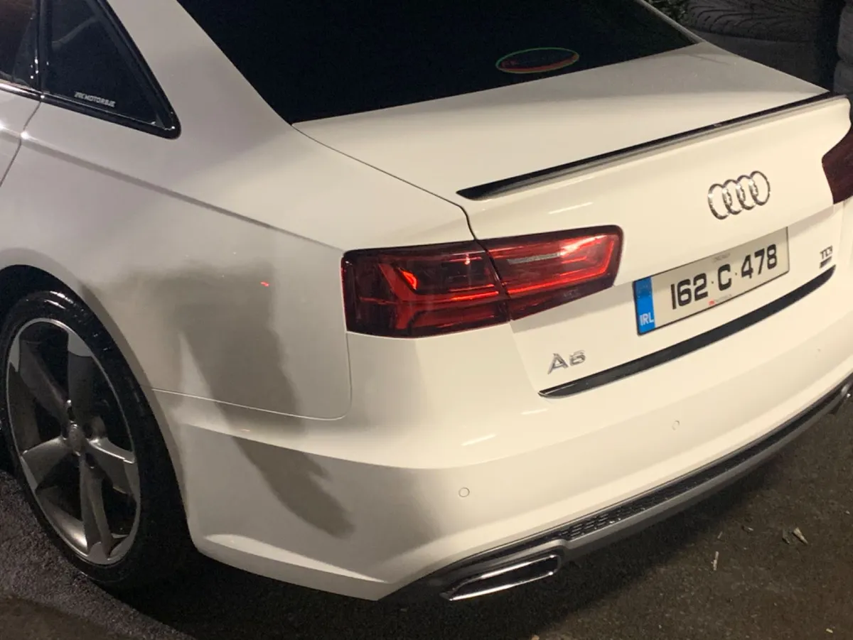 Gloss black boot lip spoiler A6