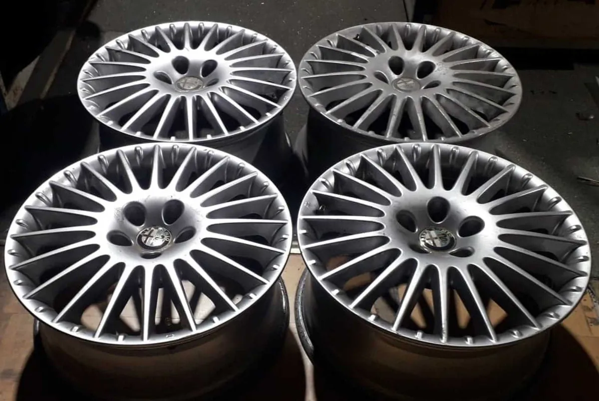 Alfa Romeo Original 17 inch Alloy Wheels - Image 2