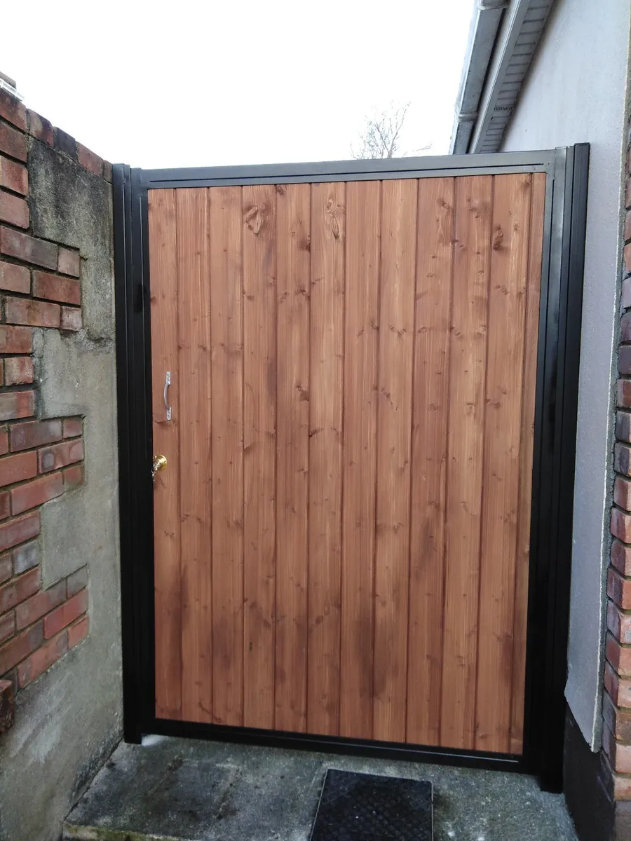 Gates In Kildare - Image 1